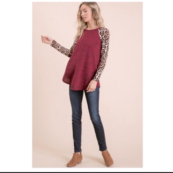 🆕NEW!🛍️Leopard Sleeved Raglan Top 🐾 - Picture 2 of 4